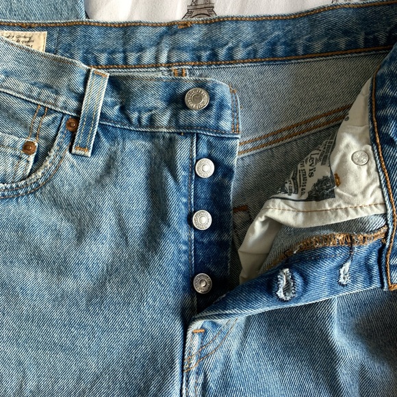 BLUE 501 MID WAIST STRAIGHT LEG RIPPED LEVI’S JEANS - Picture 8 of 8